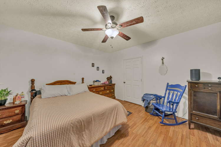 Listing Image 52