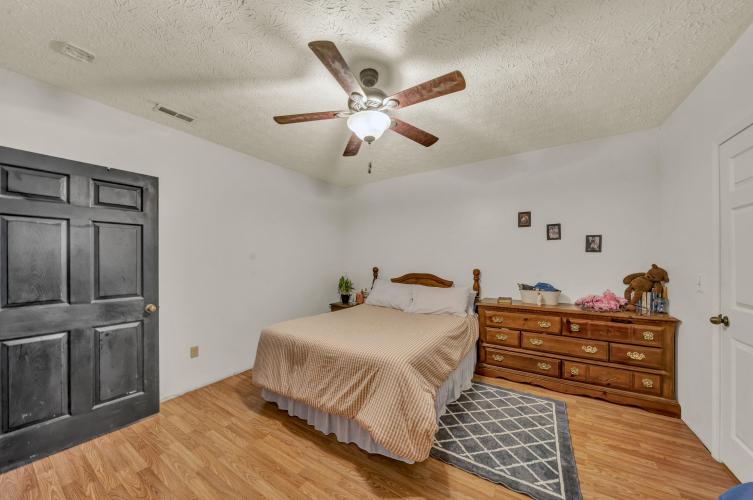 Listing Image 53