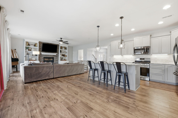 Listing Image 19