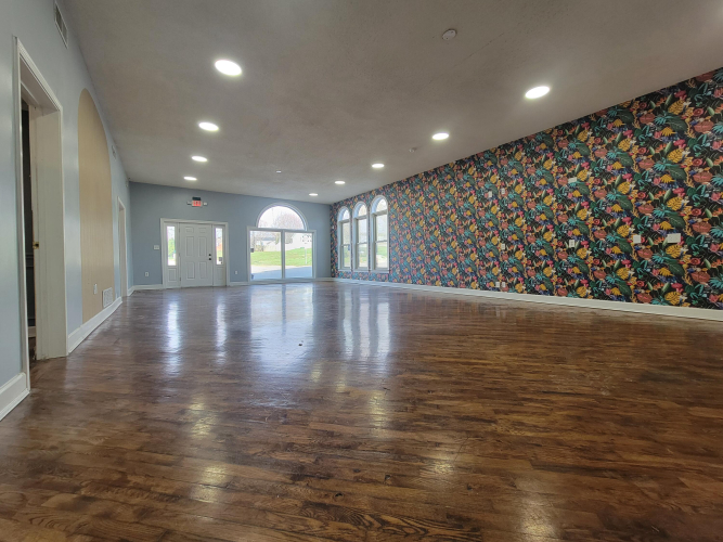 Listing Image 5