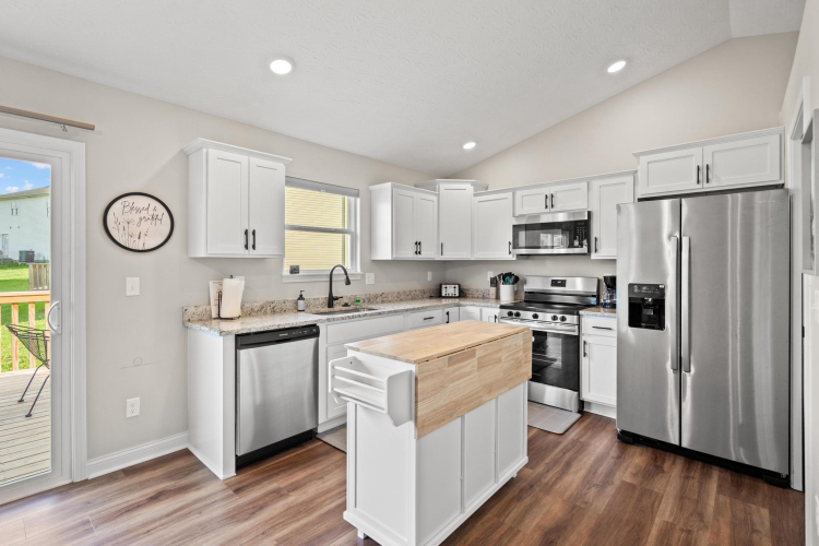 Listing Image 15