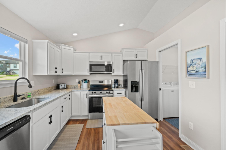 Listing Image 18