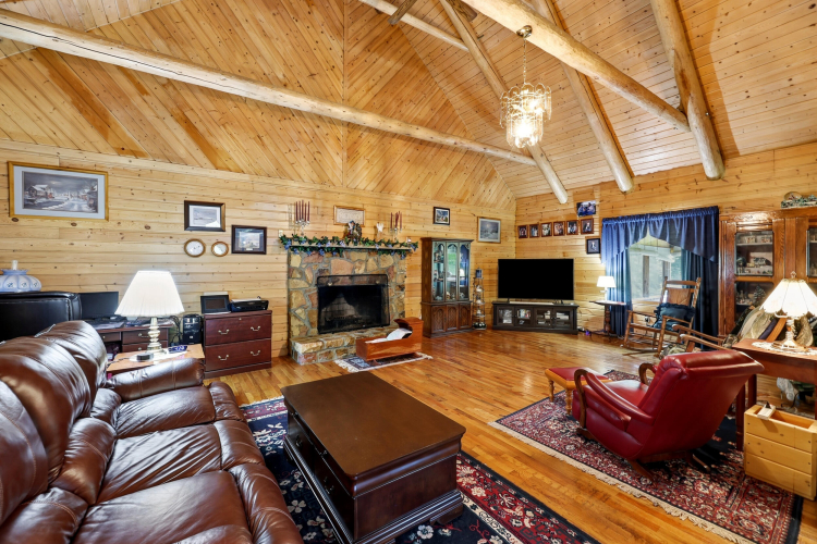 Listing Image 10