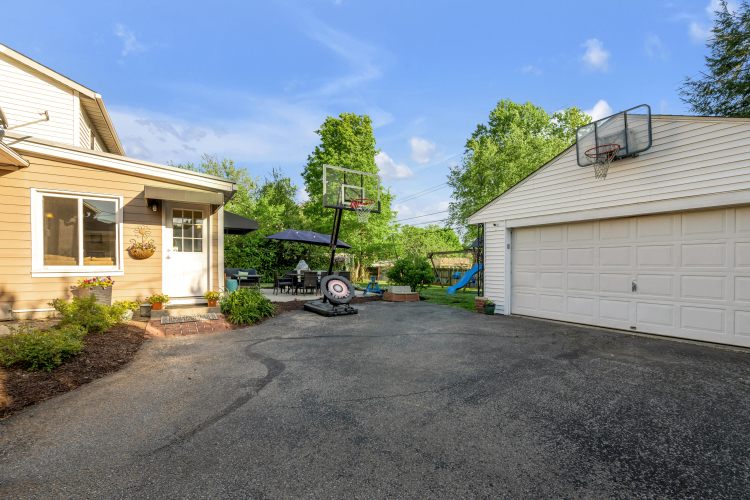 Listing Image 49