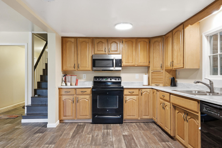 Listing Image 13