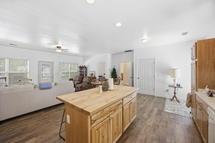 Listing Image 13