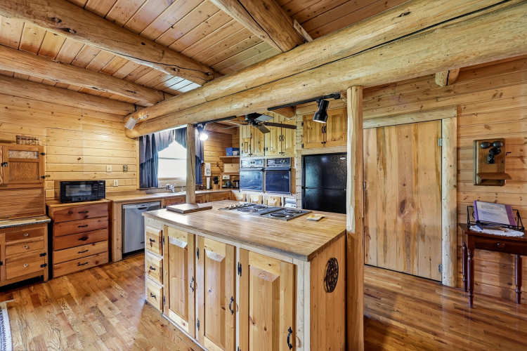 Listing Image 12