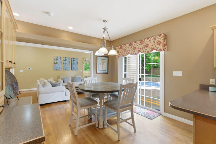 Listing Image 19