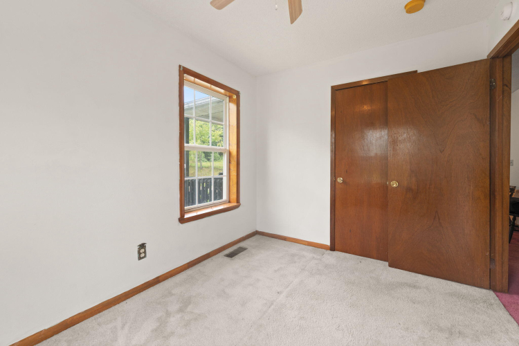 Listing Image 28