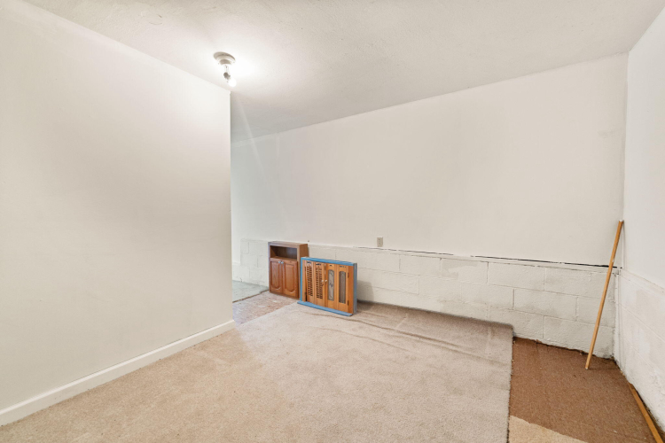 Listing Image 43