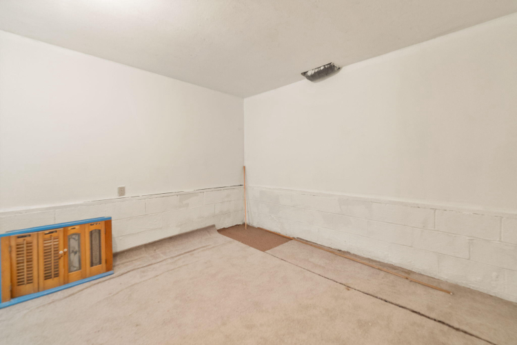 Listing Image 44