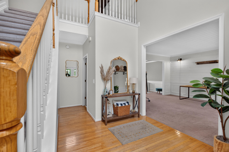 Listing Image 6