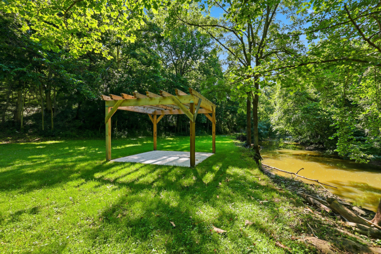 Listing Image 102