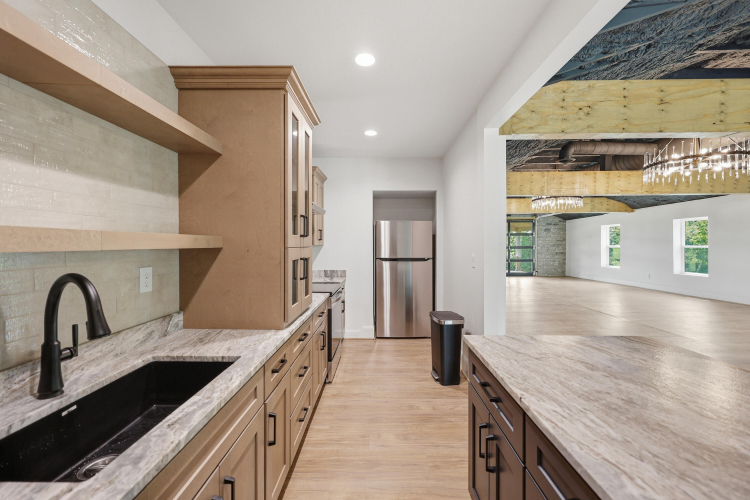 Listing Image 83