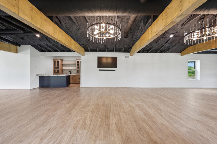 Listing Image 84