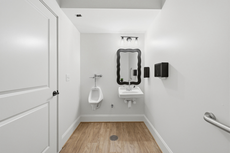 Listing Image 90
