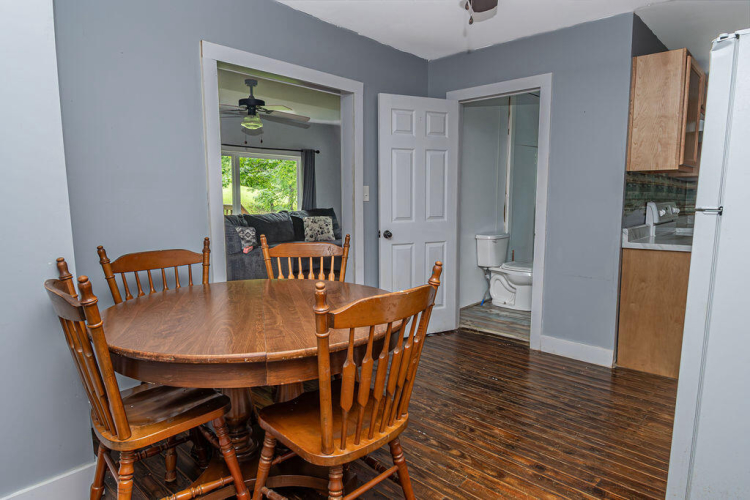 Listing Image 10
