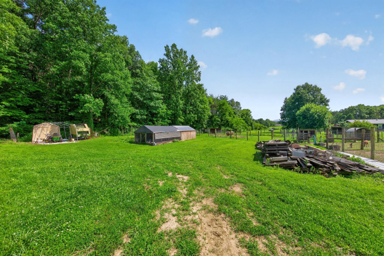 Listing Image 24