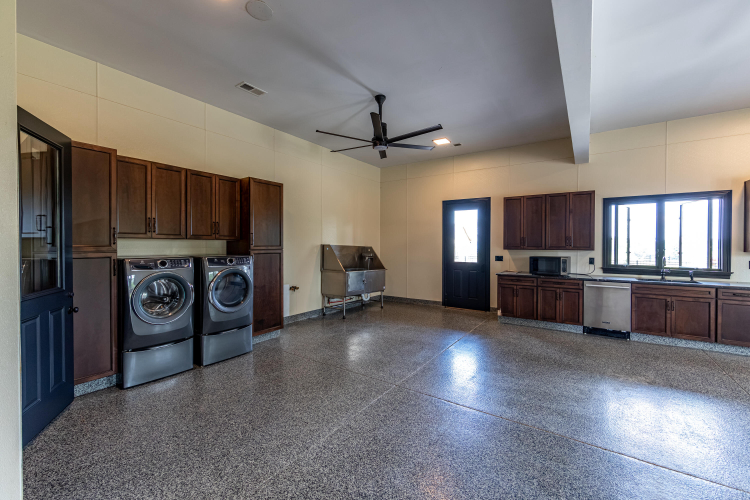 Listing Image 104