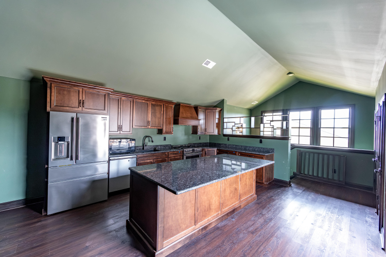 Listing Image 105