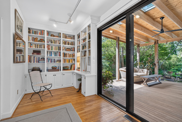 Listing Image 19