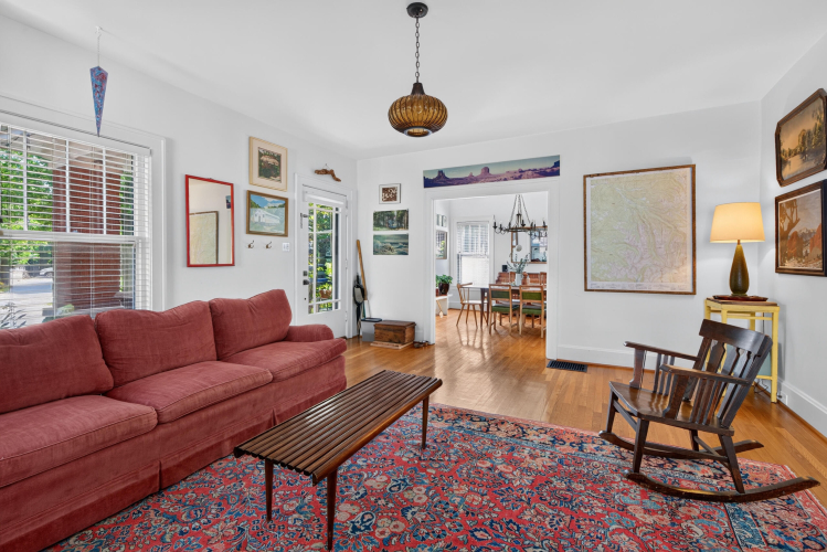 Listing Image 8