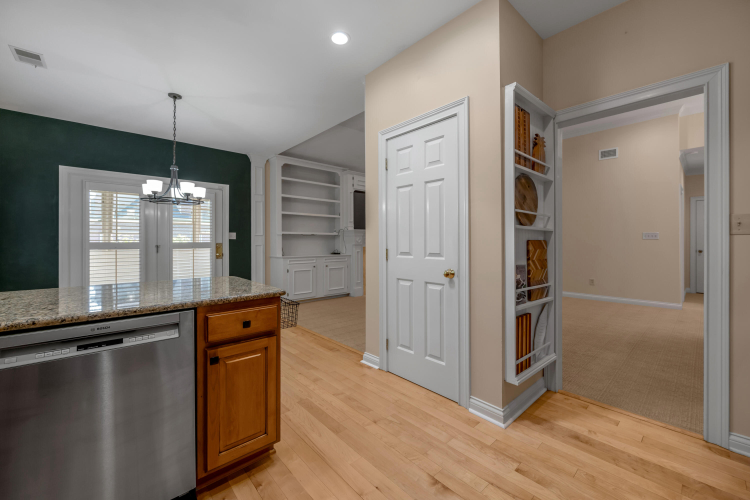 Listing Image 21