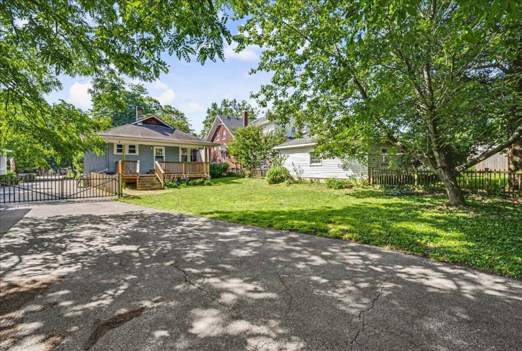Listing Image 44