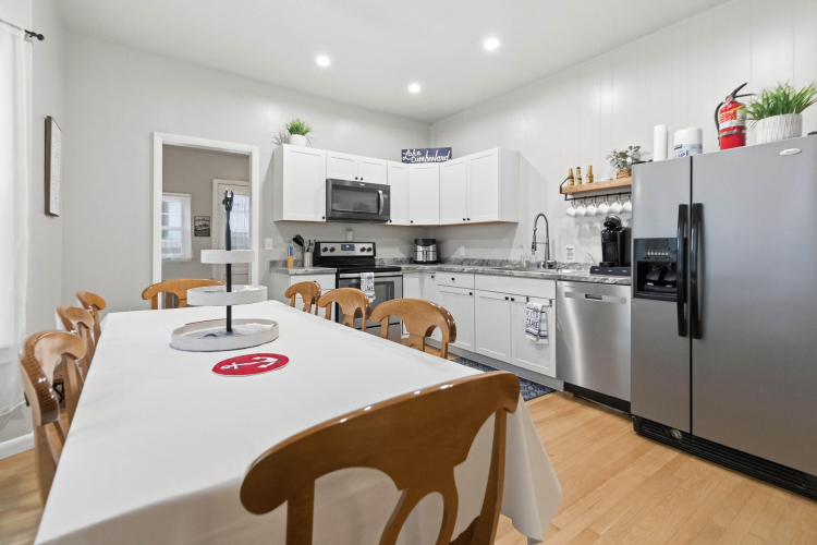 Listing Image 13