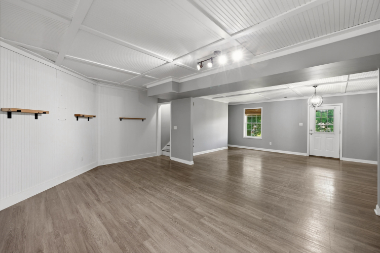 Listing Image 28
