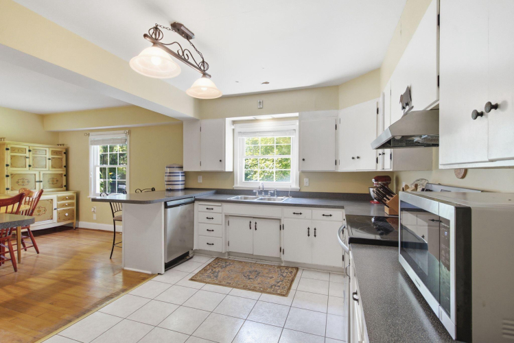 Listing Image 16