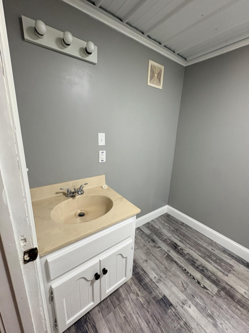 Listing Image 50