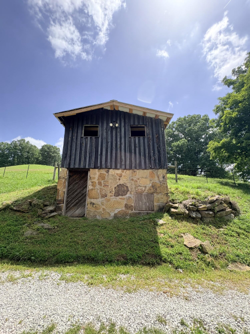 Listing Image 73
