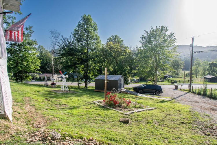 Listing Image 19