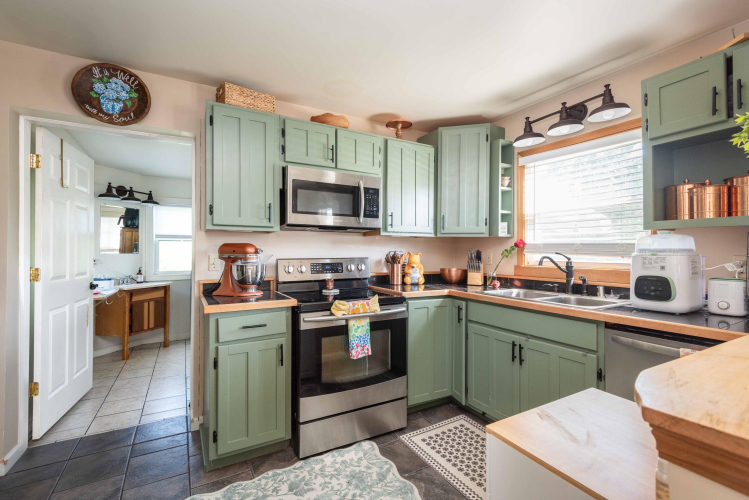 Listing Image 10