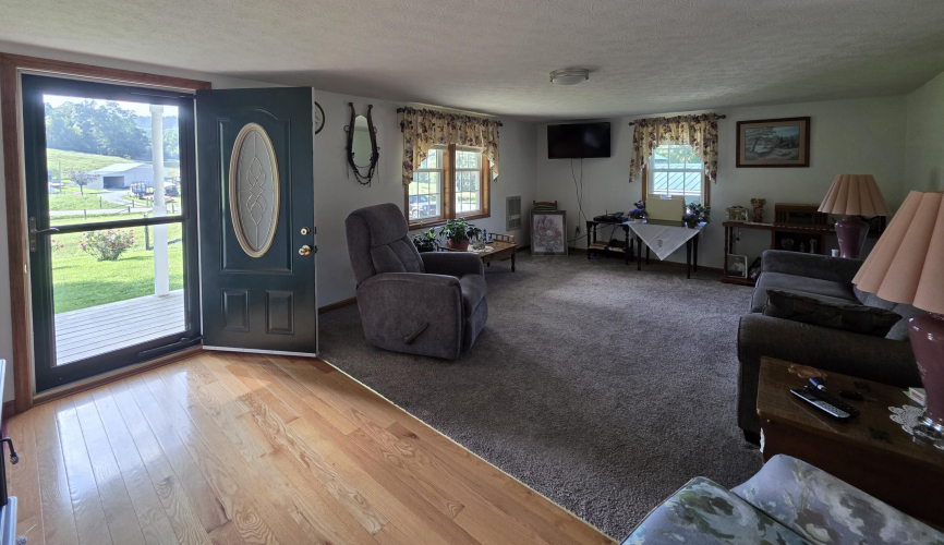 Listing Image 18