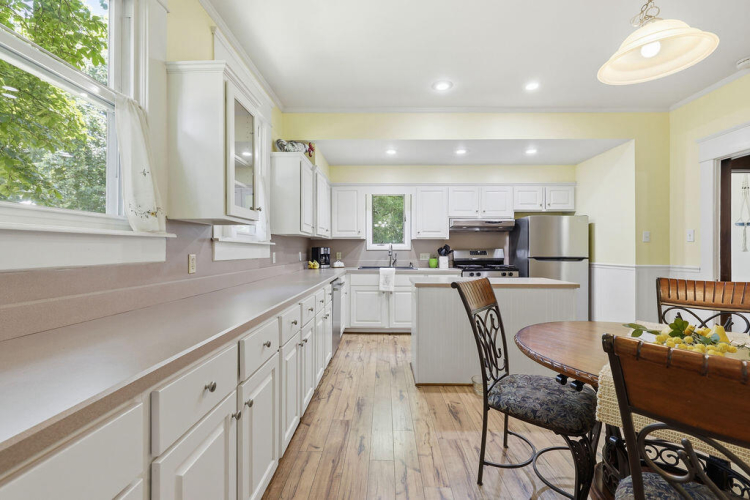 Listing Image 13
