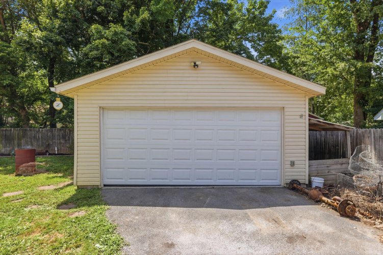 Listing Image 32