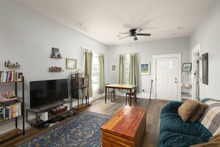 Listing Image 12
