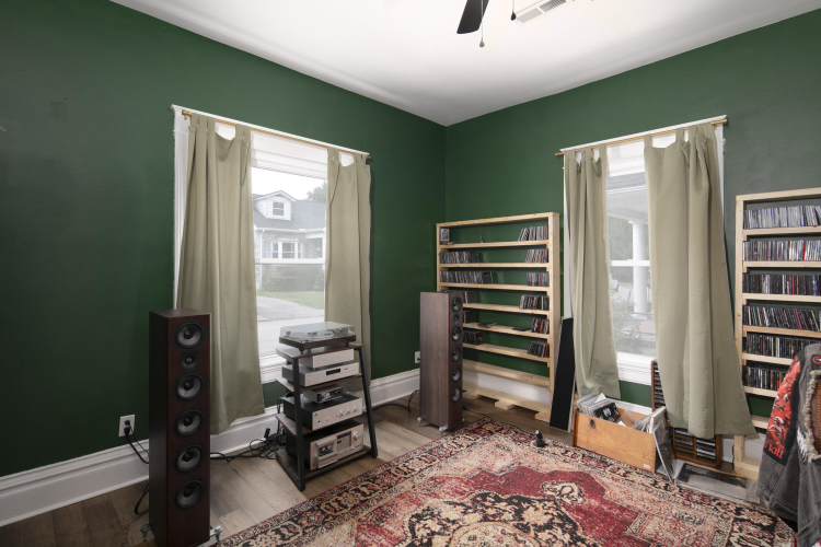 Listing Image 15