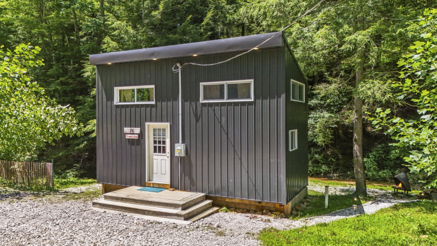 Listing Image 4