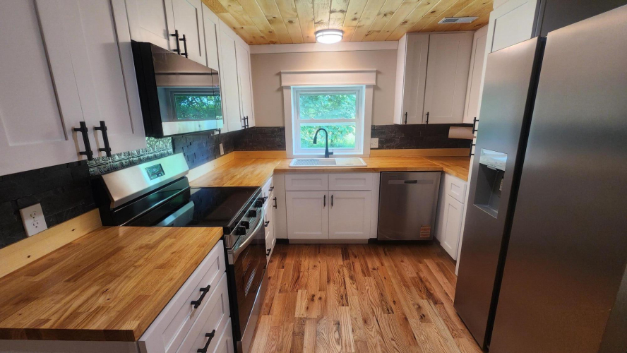 Listing Image 12