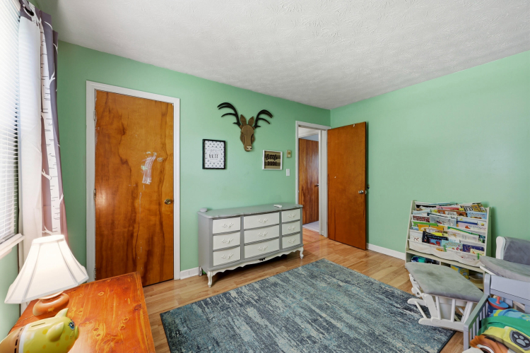 Listing Image 17
