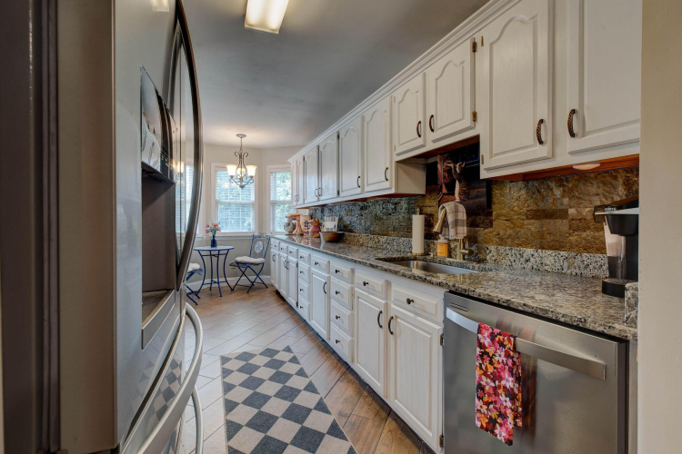 Listing Image 19