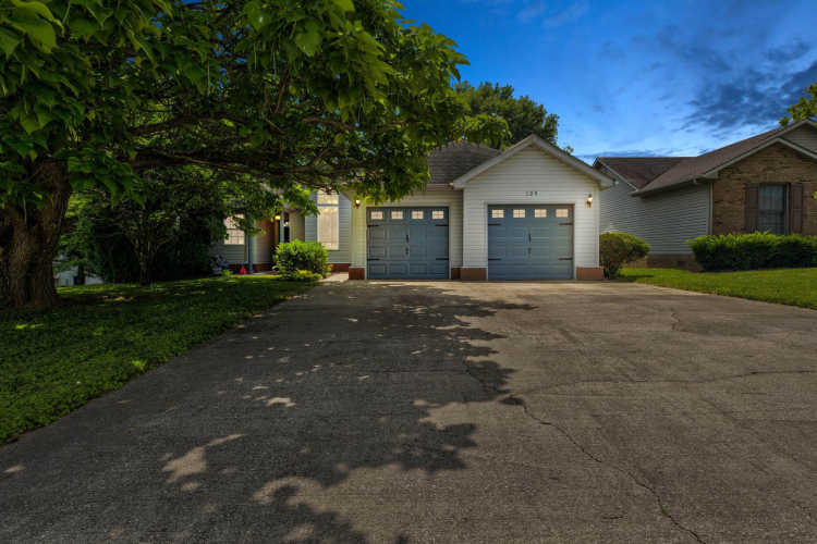 Listing Image 5