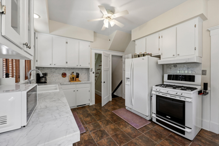 Listing Image 23