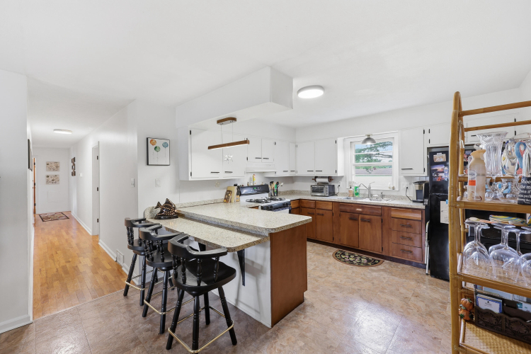 Listing Image 14