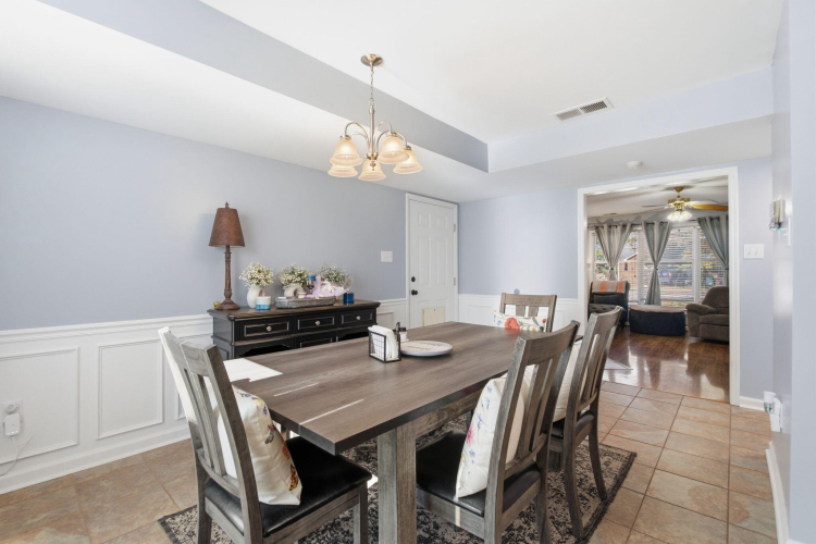 Medium Water Features 200 Northbrook Road Nicholasville KY 40356 (House For Sale) | MLS 26029252