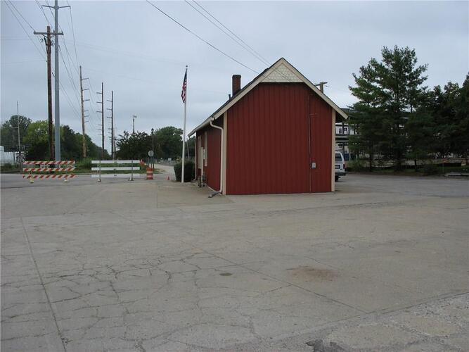 Listing Image 14