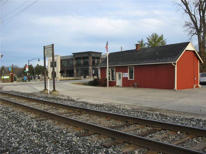 Listing Image 4